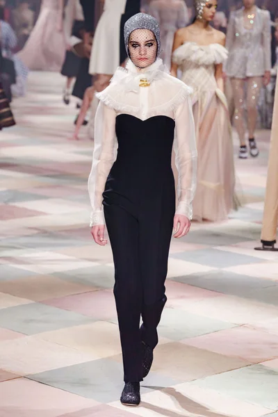 Look 39